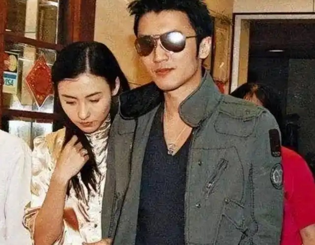 被港媒传生四胎后,消失一年的张柏芝终于现身,王菲谢霆锋输了?