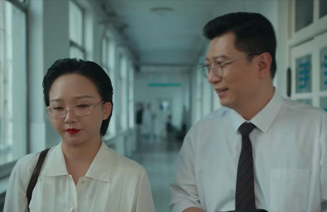 给《迎风的青春》排座次,曾黎排最后,第二贾冰,第一名没有争议