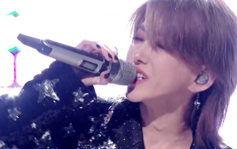 观众直呼淘汰！这个“混子”冠军，在《浪姐》直播舞台彻底现了原形