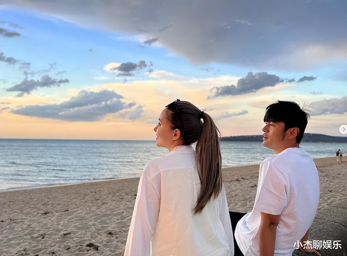 她曾获周杰伦宠溺，却因心急错失天王嫂位置，如今嫁给二婚老外