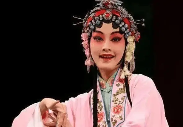 李沁资源好，新剧又定档央视，新搭档王一博将与老搭档肖战决高下