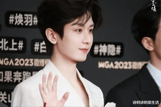 陈晓怎么都想不到，当初身边的“小跟班”，如今已和他平起平坐！