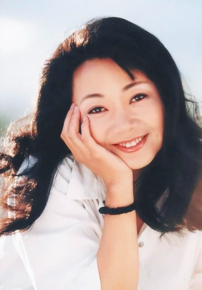 长相显老有多吃亏? “同年不同脸”的几位明星,看着却像差了20岁