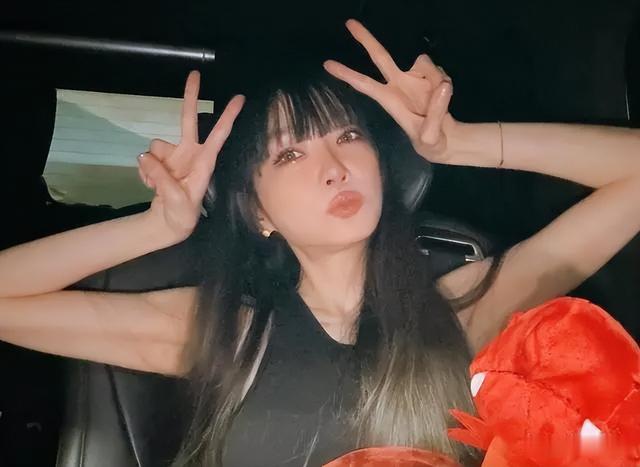 谢金燕：破浪女星的逆袭之路，父亲阴影下的浪姐5之战！