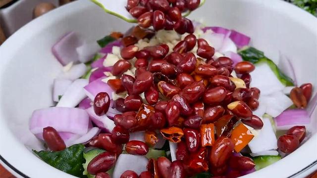 春天管住嘴,5种水果是“湿气之王”,不懂别乱吃,以免湿气加重