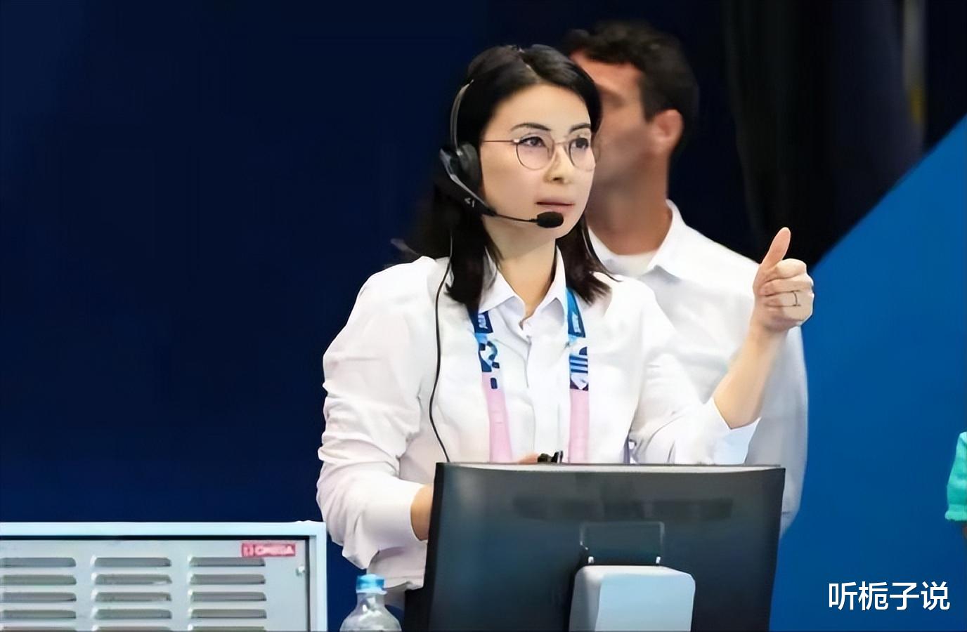 郭晶晶担任国际裁判！为跳水健儿加油打气，活出不一样的豪门贵妇