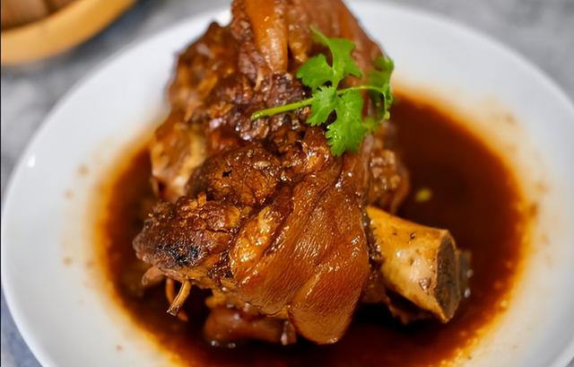 猪肉中“最毒”器官，我国虽明令禁止食用，不少饭店里却屡见不鲜