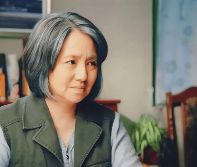 抛弃24年原配，转身迎娶小娇妻，如今儿子30年的报复让他遗憾终生