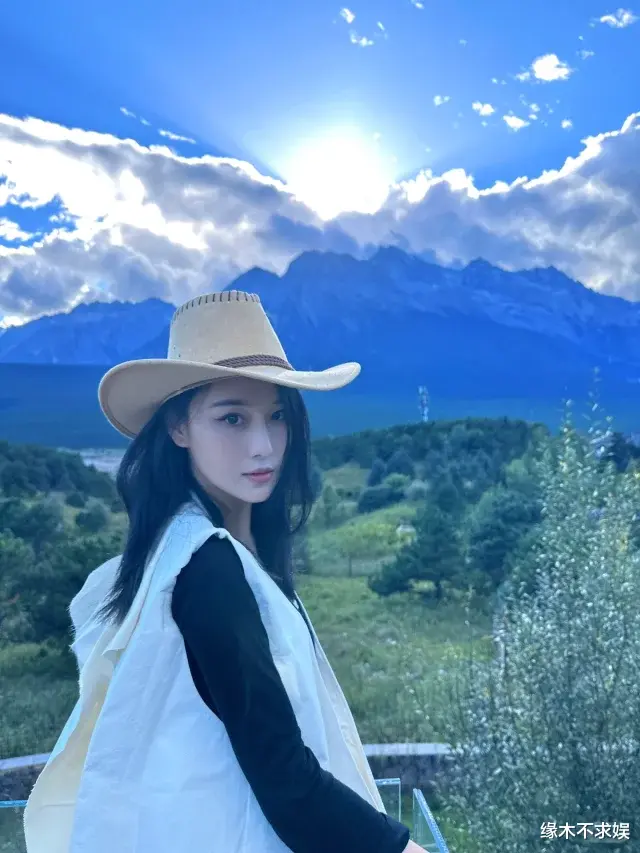 好友曝张馨予老公已转业一年后续:本人火速回应,网友质疑不断!