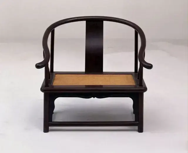 40年前，一对黄花梨圈椅甩卖10块！如今却价值千万