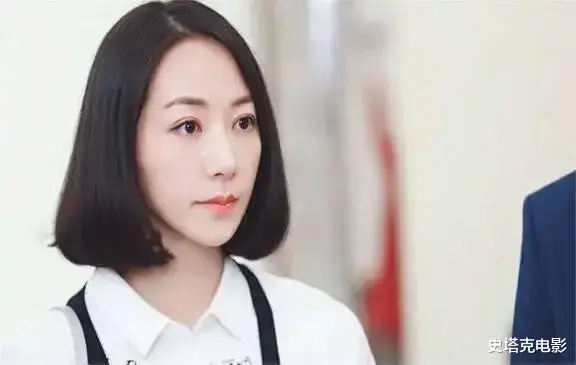 41岁韩雪发布「未修生图」:小短裙长筒袜很撩人,不过评论却翻车