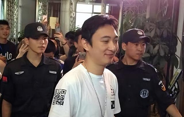 事实证明，卖力自救的王思聪，已在“非富二代”的路上，越走越远