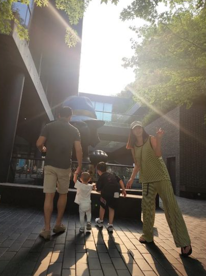 黄静茵二度离婚，上传老公照片意味深长，直言“现在好好享受吧”