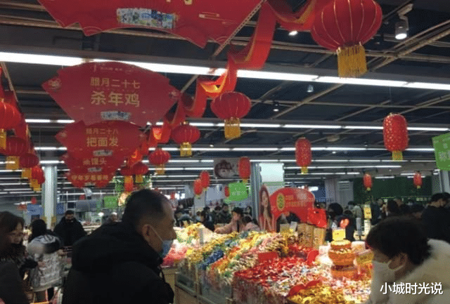 国内超市月薪大多2000多元,为何还有很多人抢着干?原因很现实!