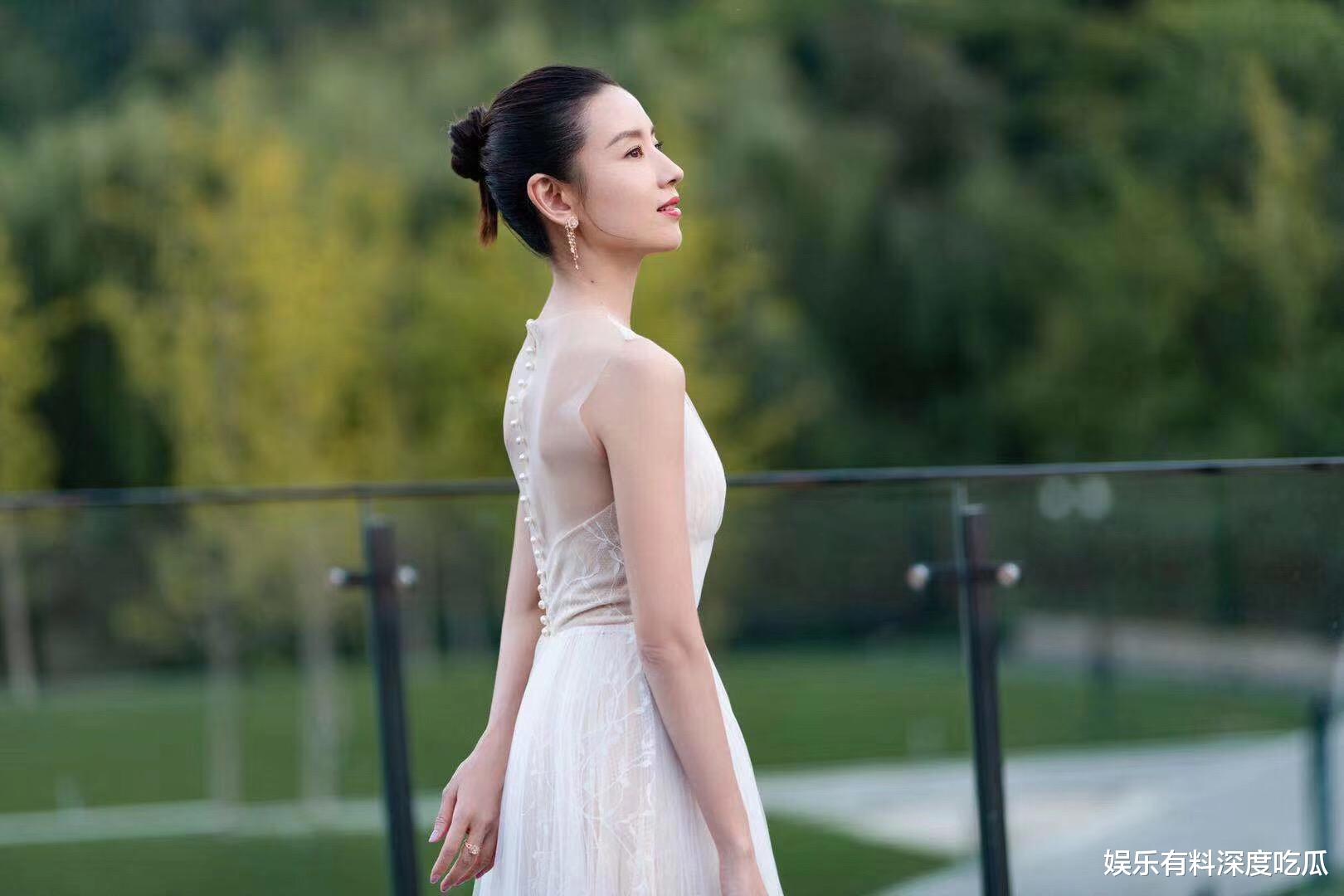 个子矮却长得美，这4位女星合照从没输过，赢在骨相和气质