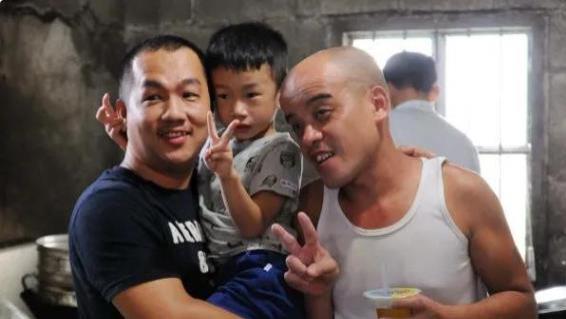 靠“光头强”走红的冯家六，娶美女开豪车，繁华过后现状令人唏嘘