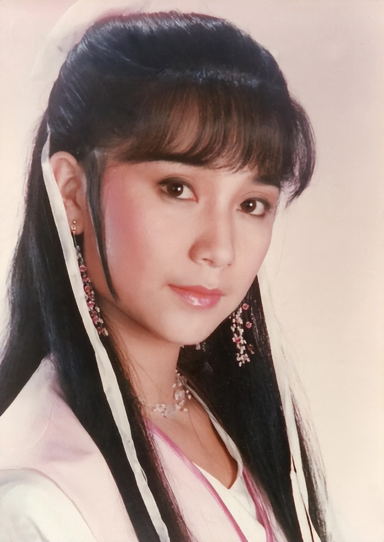 比佟丽娅更恋爱脑，怀孕7次流产4次仍原谅出轨丈夫