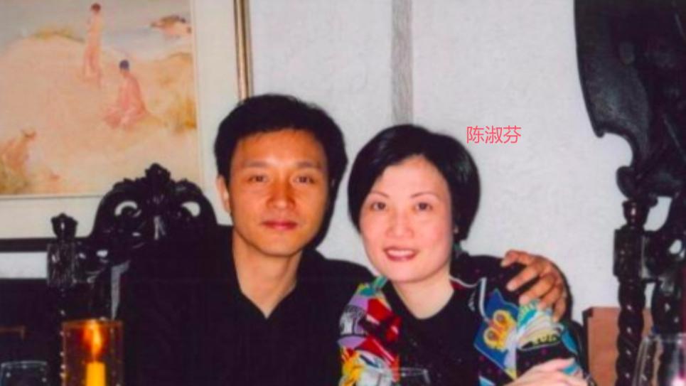 张国荣经纪人称不认识唐鹤德男友，却被扒合影，曝两人恋爱时间线！