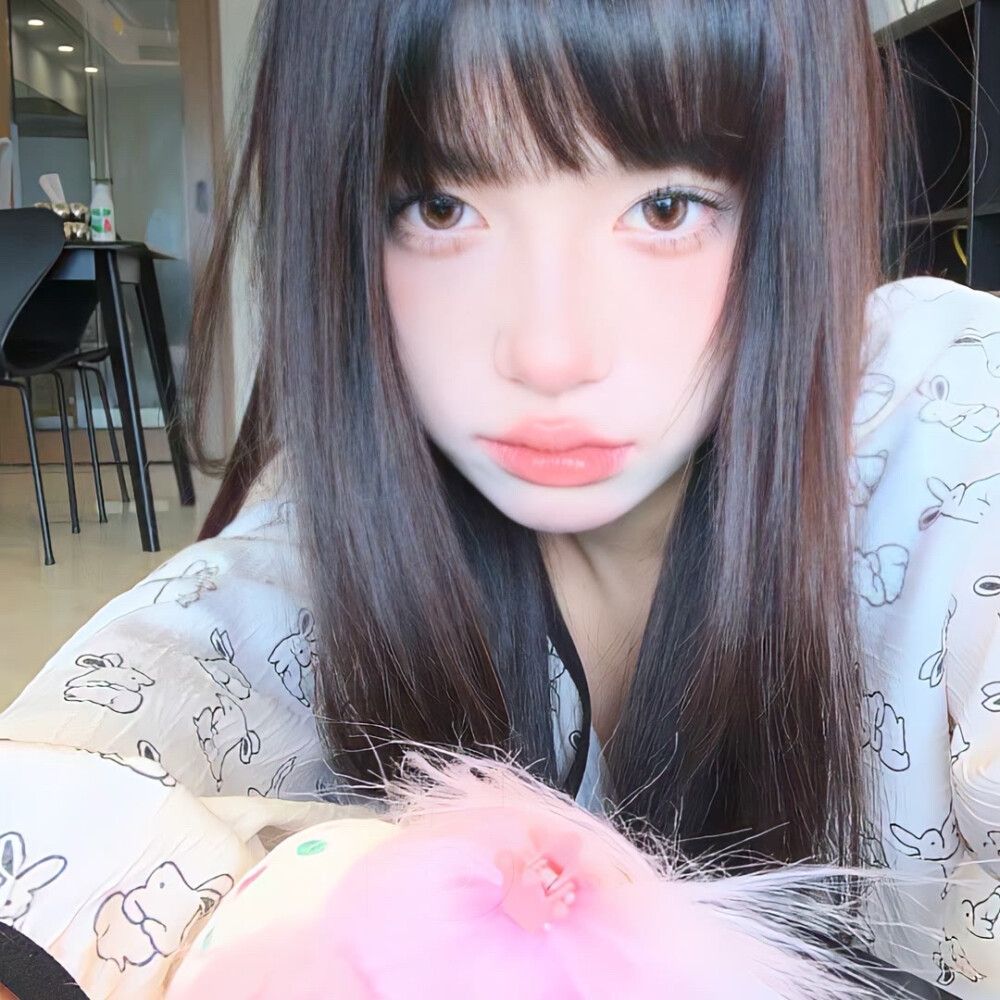 绣和芮心:做了绣和芮心半永久纹眉后,通常情况下是不需要再化妆