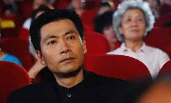 陆剑民:出道32年不温不火,老婆却靠一首歌吃了30年