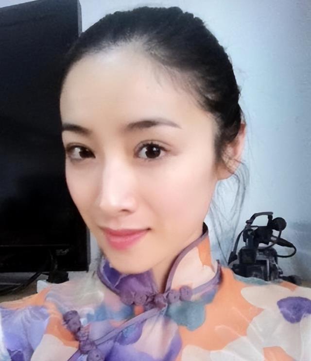 何珺：实名举报张艺谋背上“污名”，12年了，内娱还欠她一声道歉