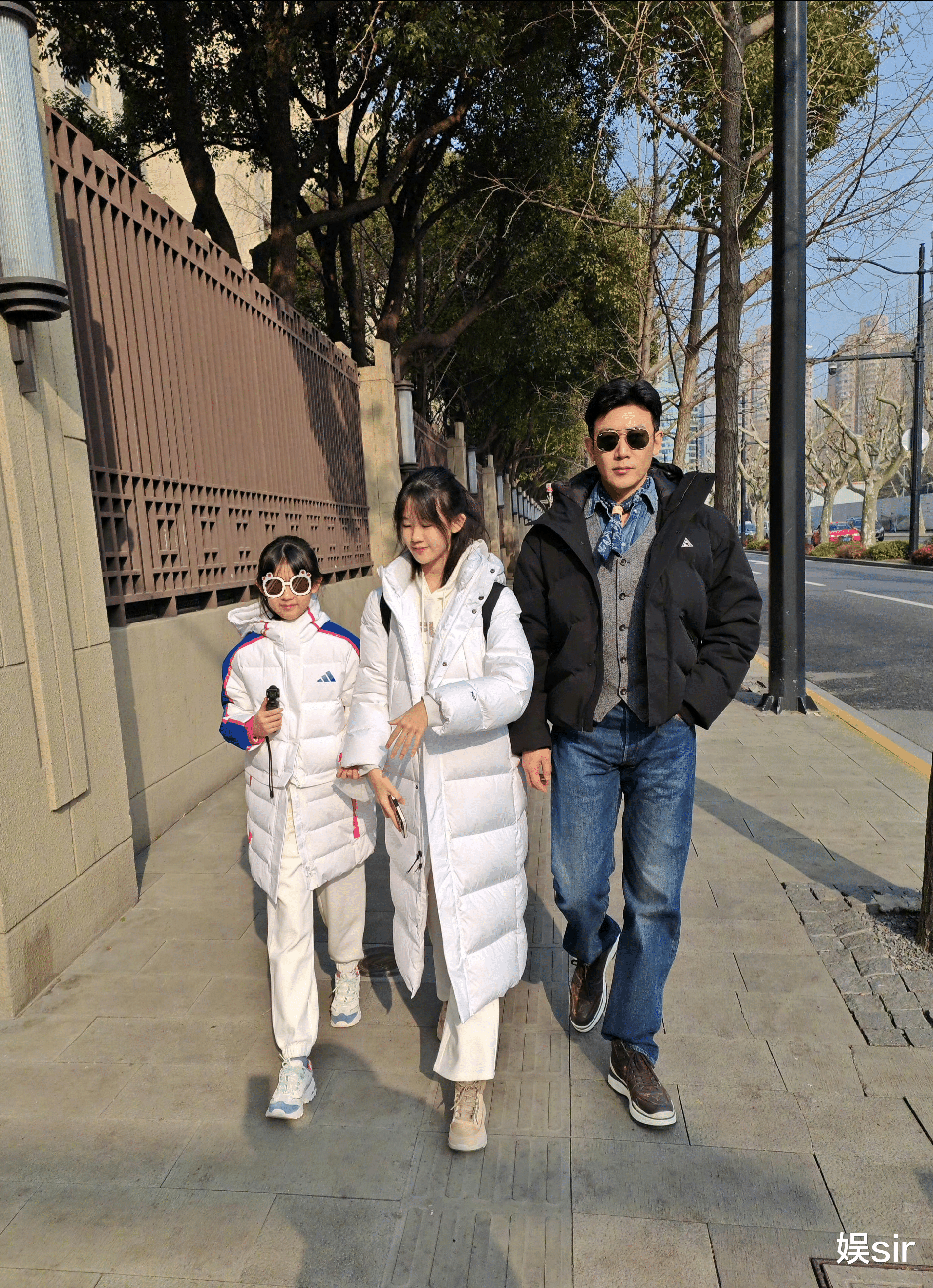 陆毅否认小女儿攻击同学长相，不希望女儿被造谣，同学道歉并退网