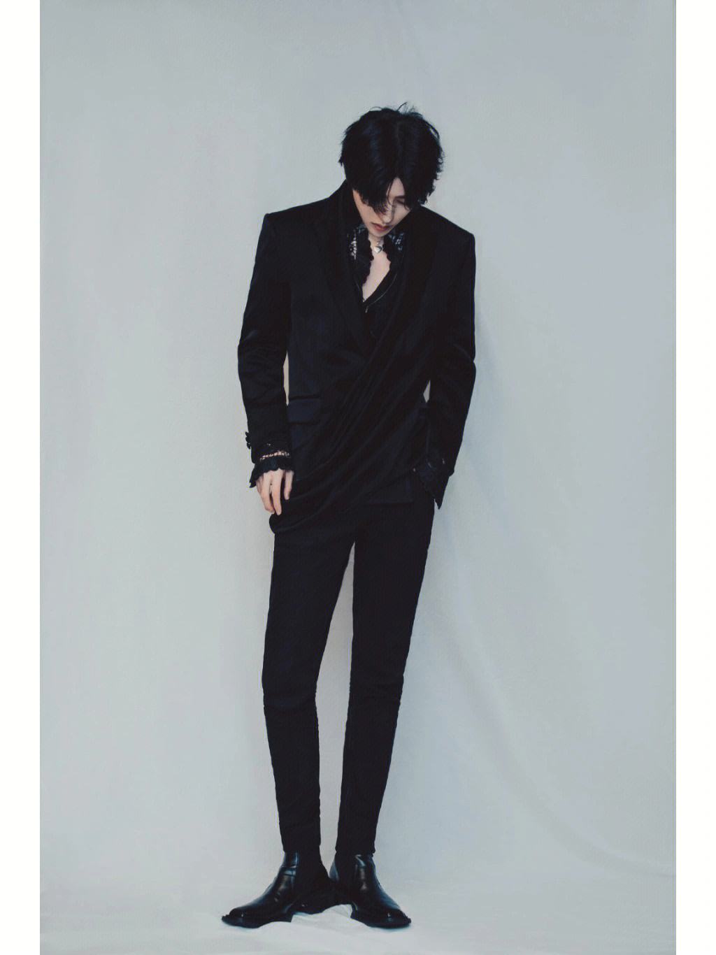 蔡徐坤回国后发福认不出!人生低谷叫人唏嘘,网友或许对他太苛刻