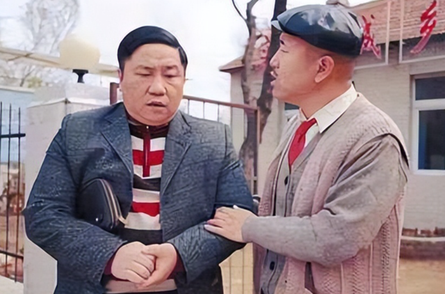 退出本山集团十年，再看刘流和赵本山现状，一个消失一个名利双收