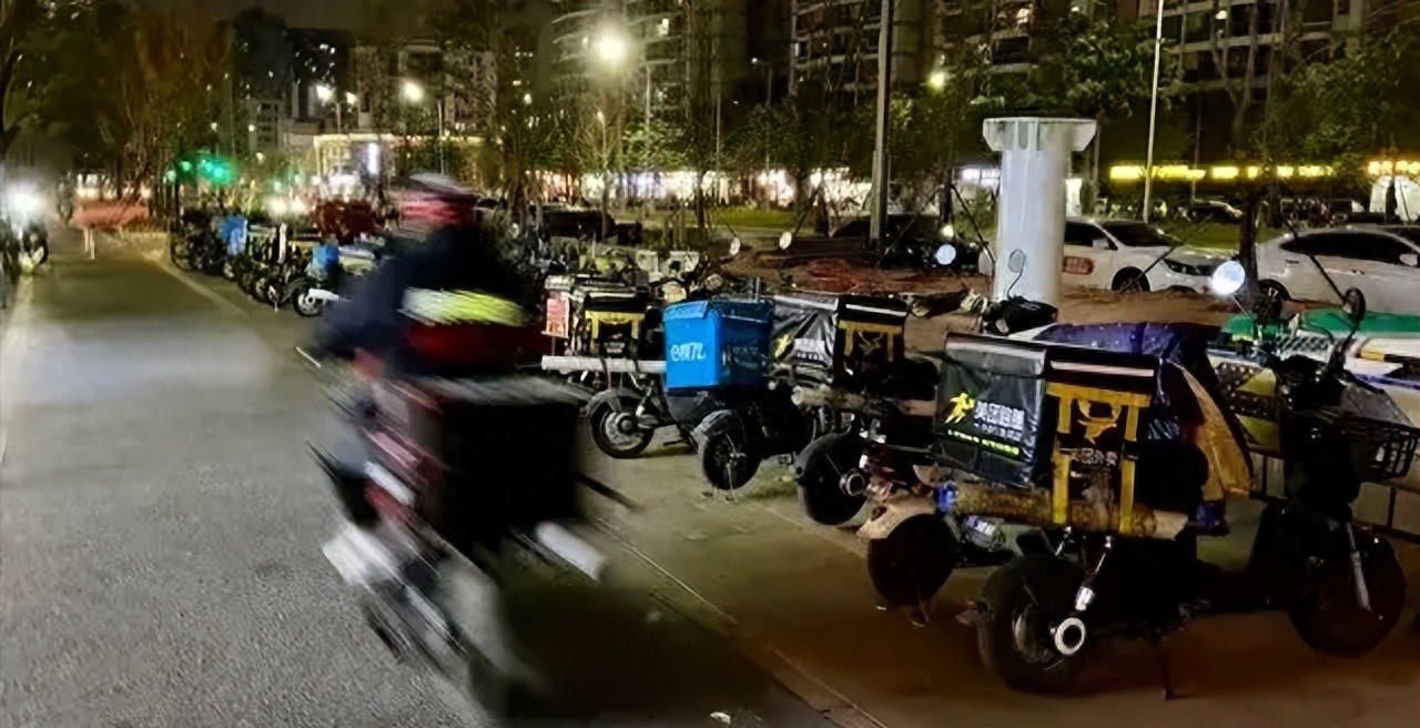 无路可退!穷困潦倒的中年人揭示职场中的不公平待遇