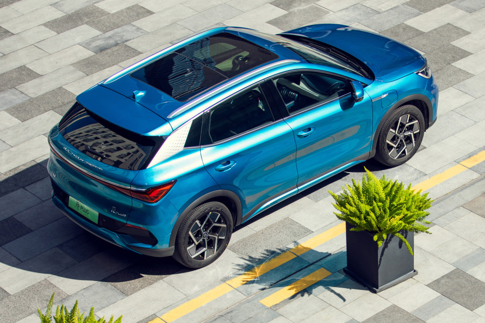 接近完美的家用纯电SUV！新车仅售11万多，一年狂甩30万台，成为销冠