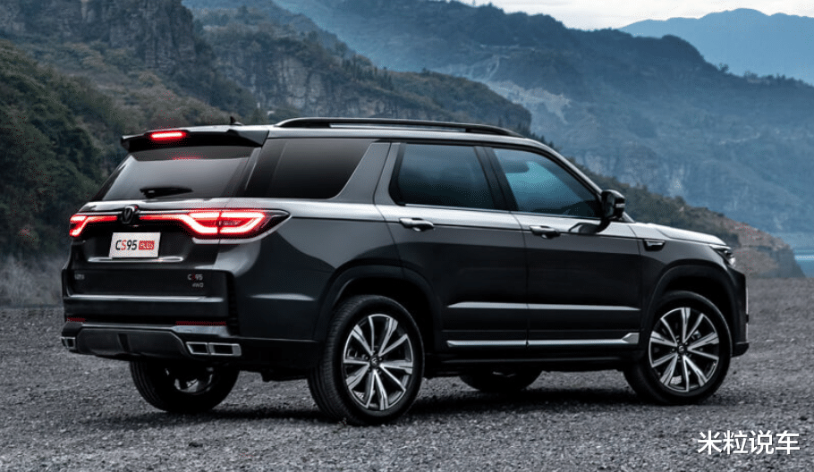 长安低调SUV！2.0T+进口爱信8AT，大7座像路虎，走平价路线