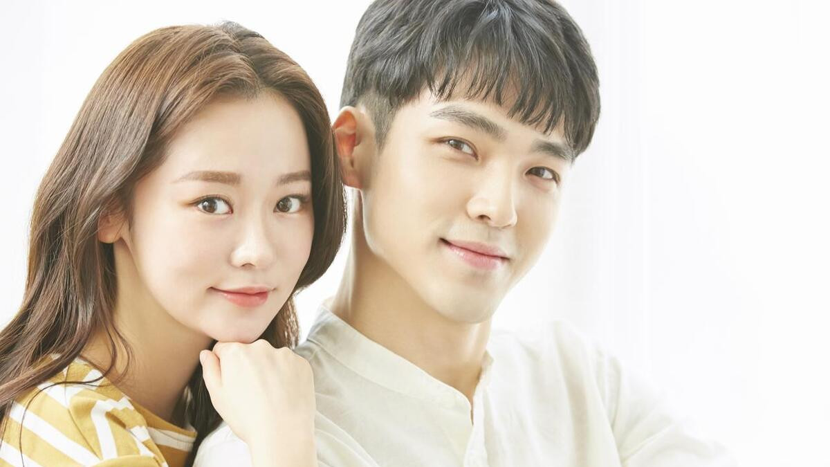 32岁暖男苦追女同事5年未果，回老家结婚，女同事知道后大哭