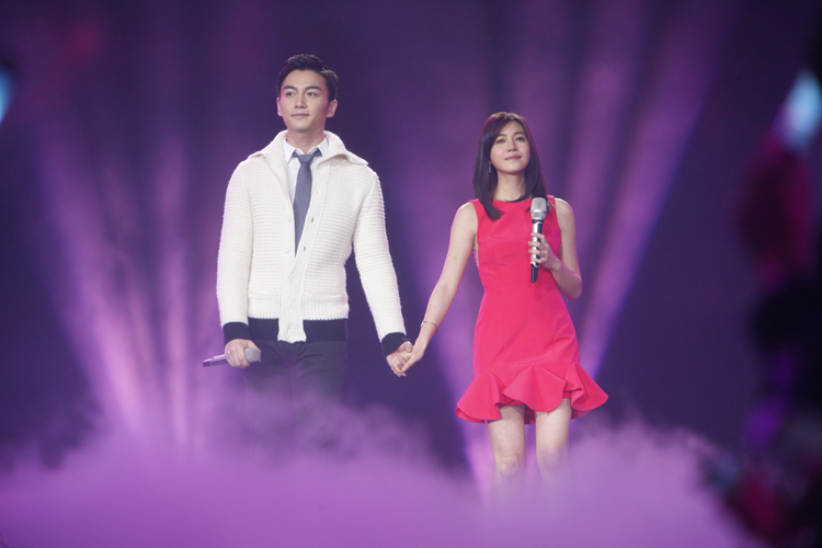 这一次，“一言不发”的陈晓，终于不再顾忌娱乐圈的体面