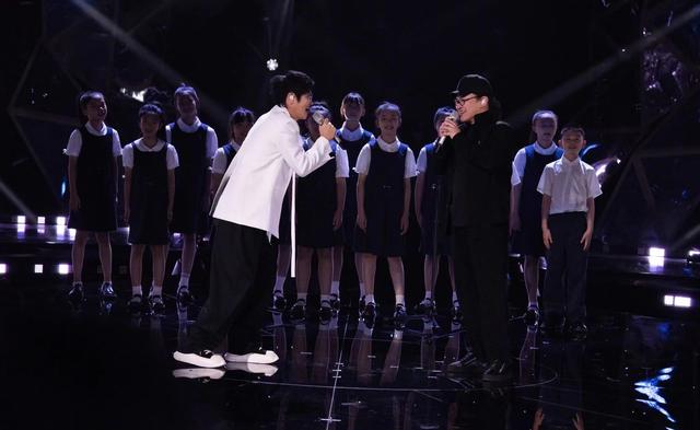 歌手2024|《歌手2024》冠军在预料之中!帮唱歌手太亮眼,已经失去了意义