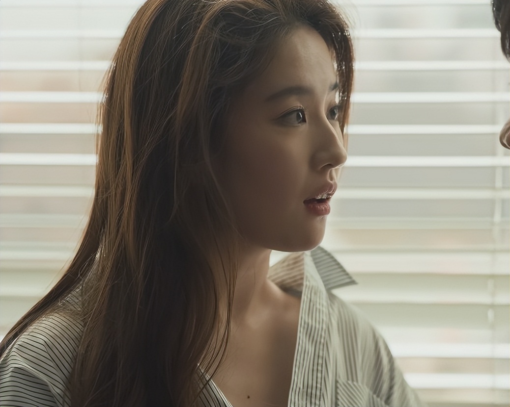 36岁刘亦菲对比42岁万茜,老天爷赏饭吃与科班毕业的演技一目了然