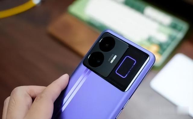 真我“不讲武德”,13 Pro+下调至1799元,成双11黑马!