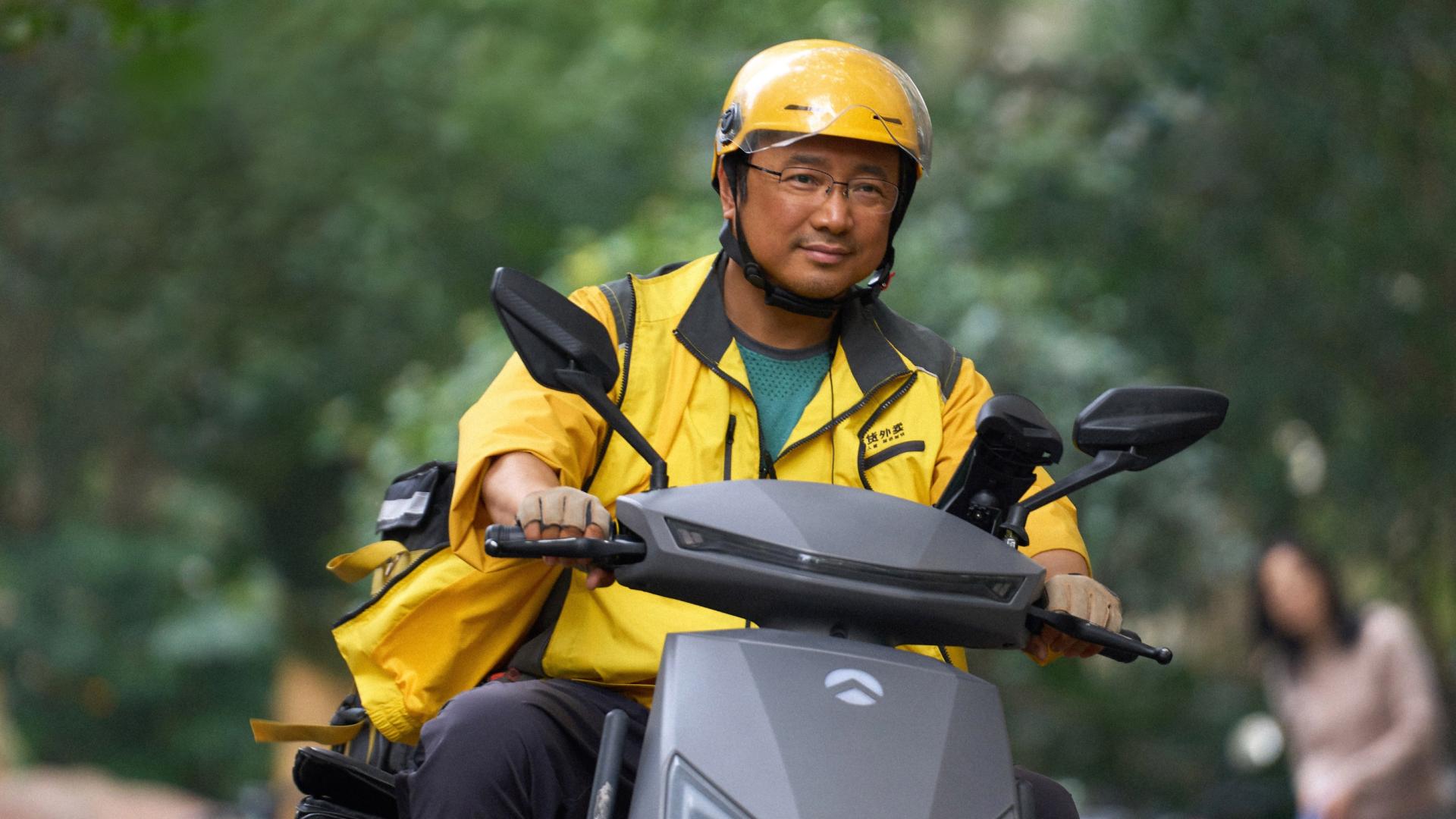 击败《抓娃娃》，徐峥新片《逆行人生》上映首日票房夺冠！