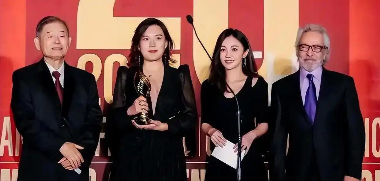 姚笛到底经历了什么?落魄到这种地步了?