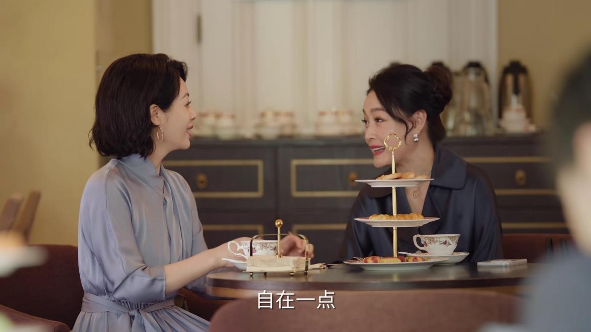 一直以为她们退圈了,后来却发现跑《承欢记》演妈了,美人迟暮啊