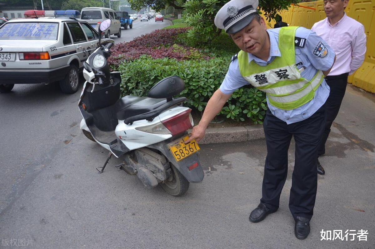 除了上牌照，电动车、三四轮车上路有“4禁”新规，违者罚款扣车