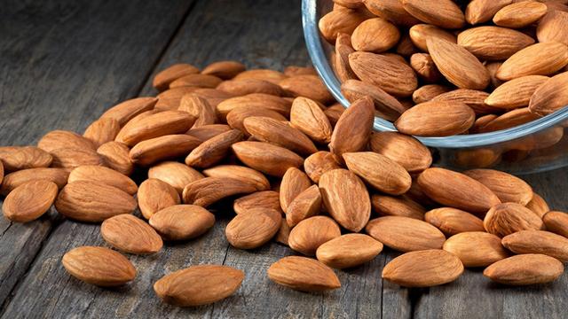 春天，这菜使劲吃，一止咳，二通便，三安神，四美容，正大量上市