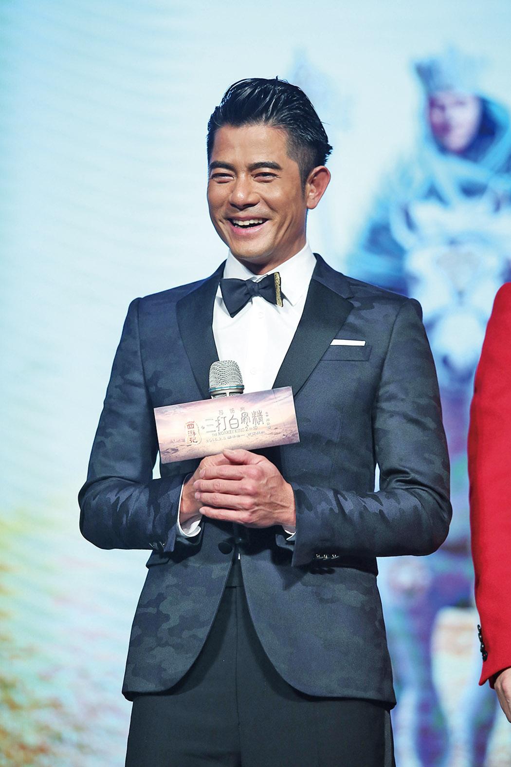 59岁郭富城香港演唱会,发型一言难尽,网友:八爪鱼放头上的感觉