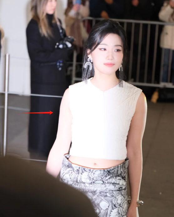 真服了,她怎么又翻车了?