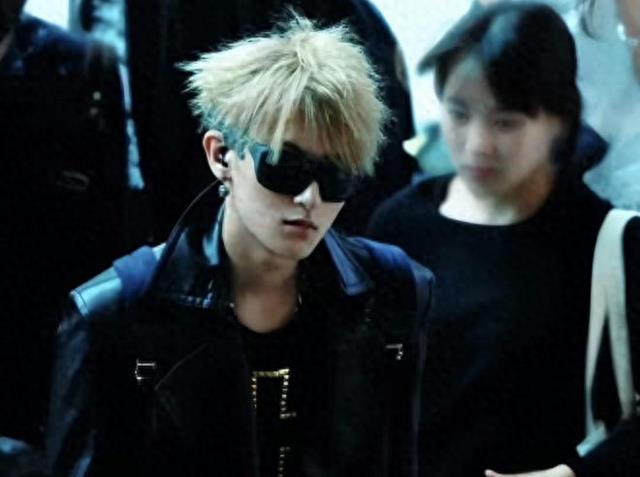 表面是艺人，实际是富二代的6位明星，混不下去就得继承上亿家产