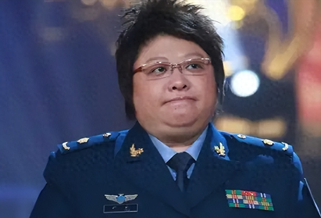 “骗”了我们多年,韩红的父亲竟是韩德江!难怪都不敢得罪她