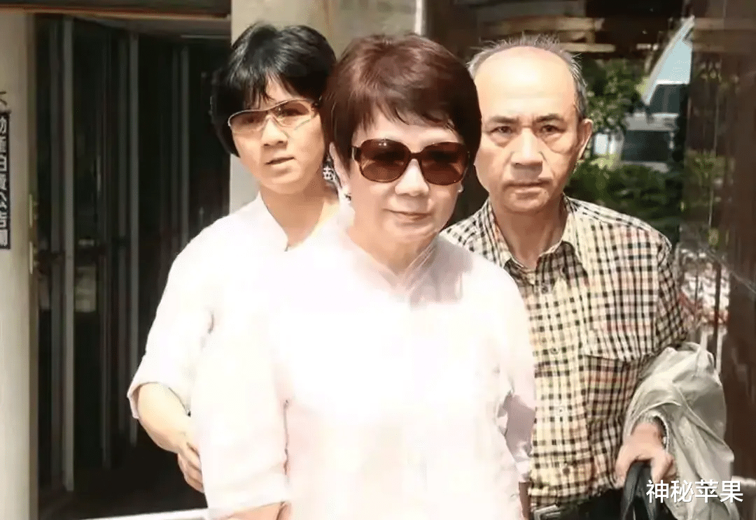 许雅筠是高手,一家子律师,对大S官司不闻不问,不与汪小菲作对