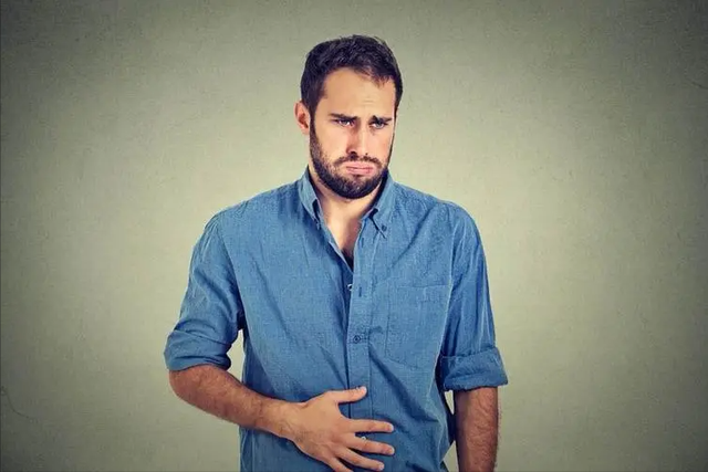 吃完饭就躺着容易生病吗？医生：不仅不长胖，可能还有2个好处