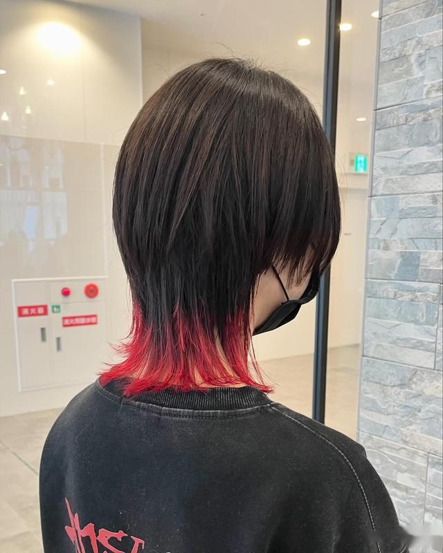 最火狼尾女士短发，个性新潮流，引领回头率新高度