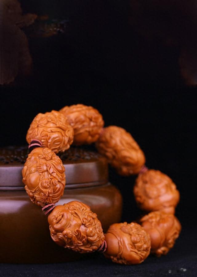 带雕工的手串它称第二没人敢称第一（一）