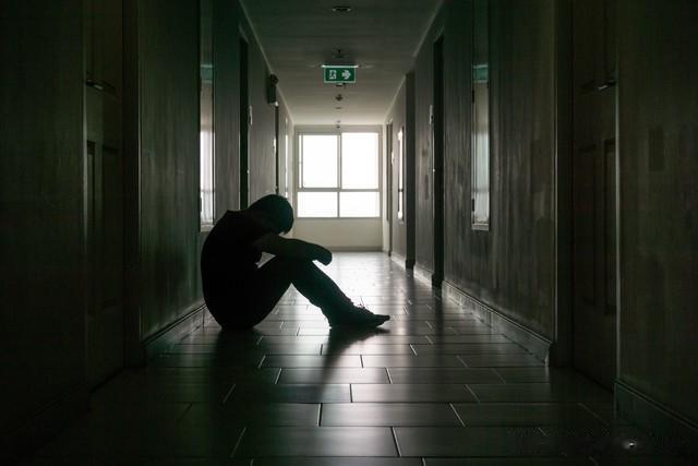 社会现状,那些失业找不到工作的,多数都是平日很少社交的人。